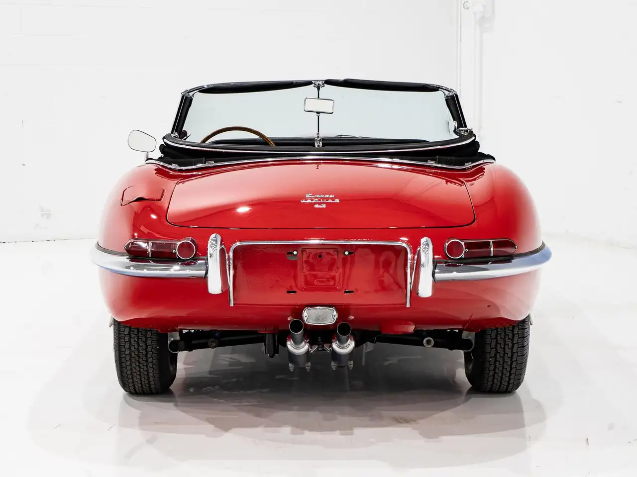 Jaguar E-Type photo Jaguar E-Type