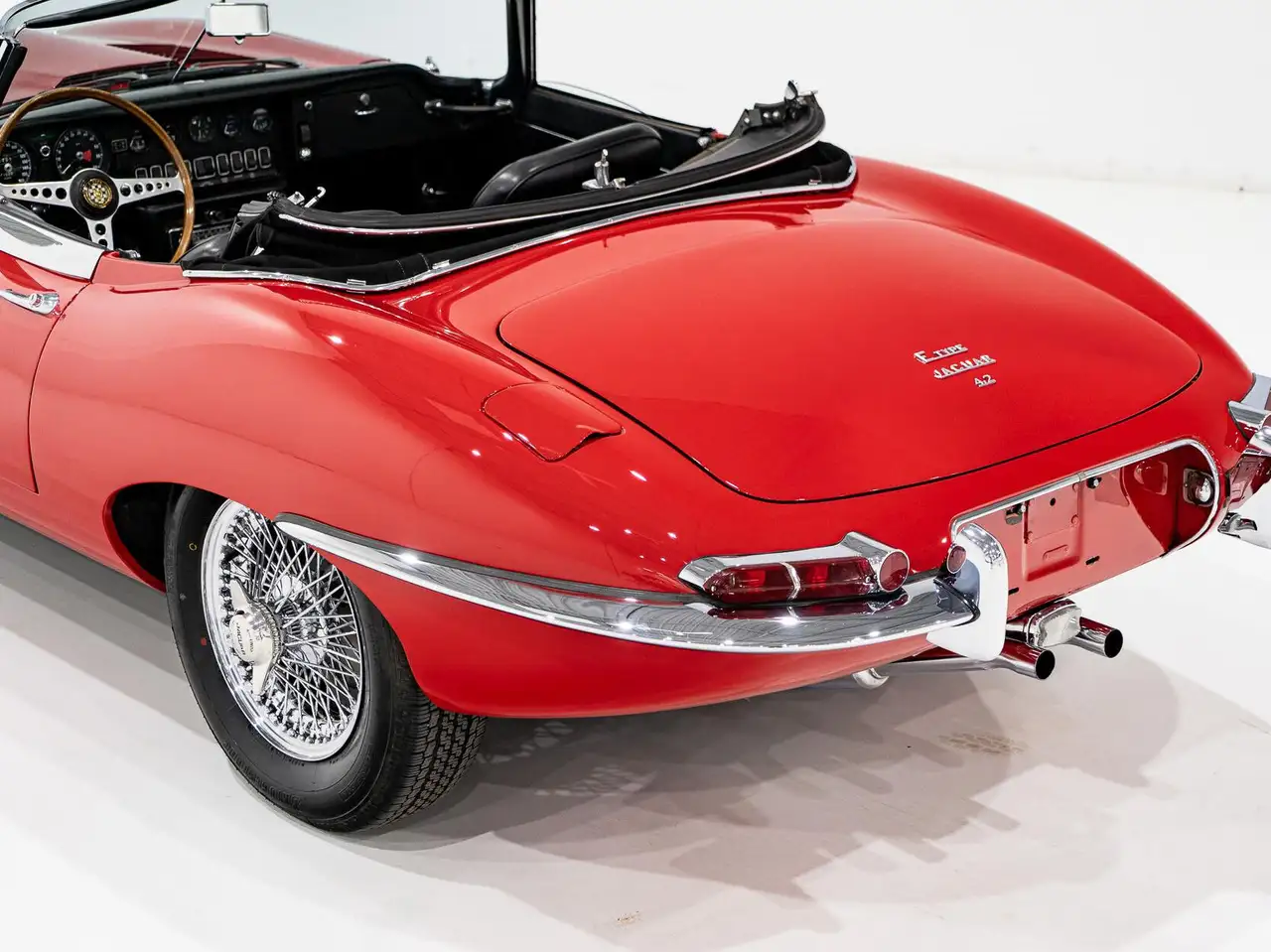 Jaguar E-Type photo Jaguar E-Type