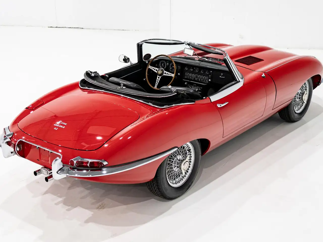 Jaguar E-Type photo Jaguar E-Type