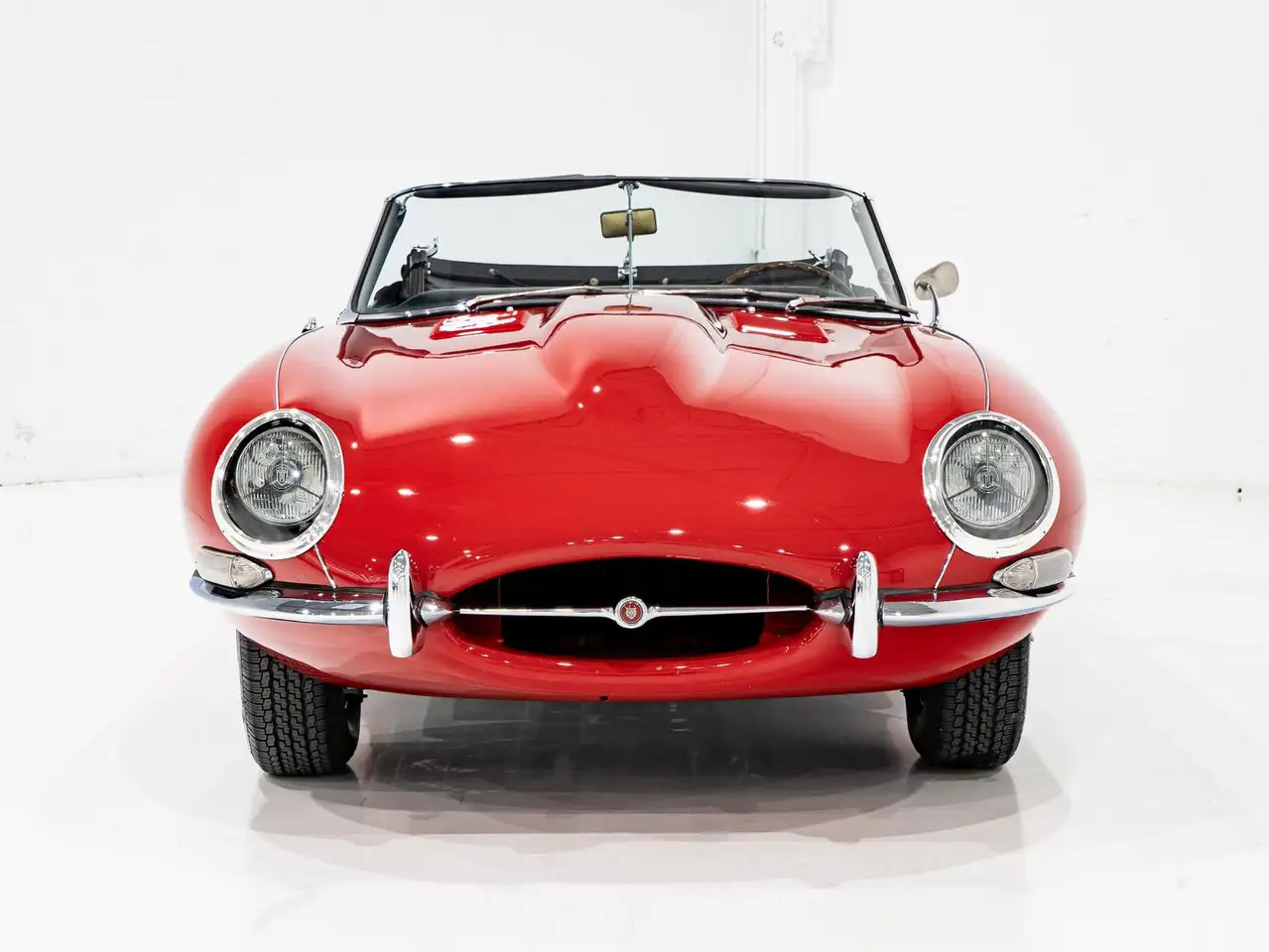 Jaguar E-Type photo Jaguar E-Type