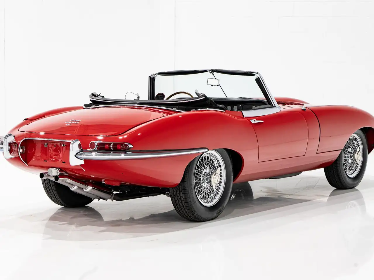 Jaguar E-Type photo Jaguar E-Type