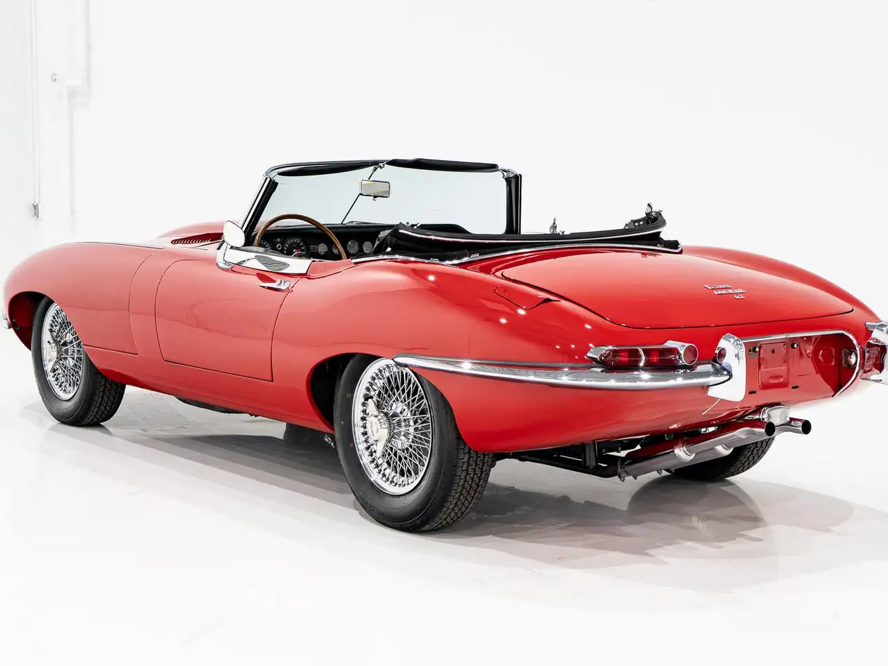 Jaguar E-Type photo Jaguar E-Type