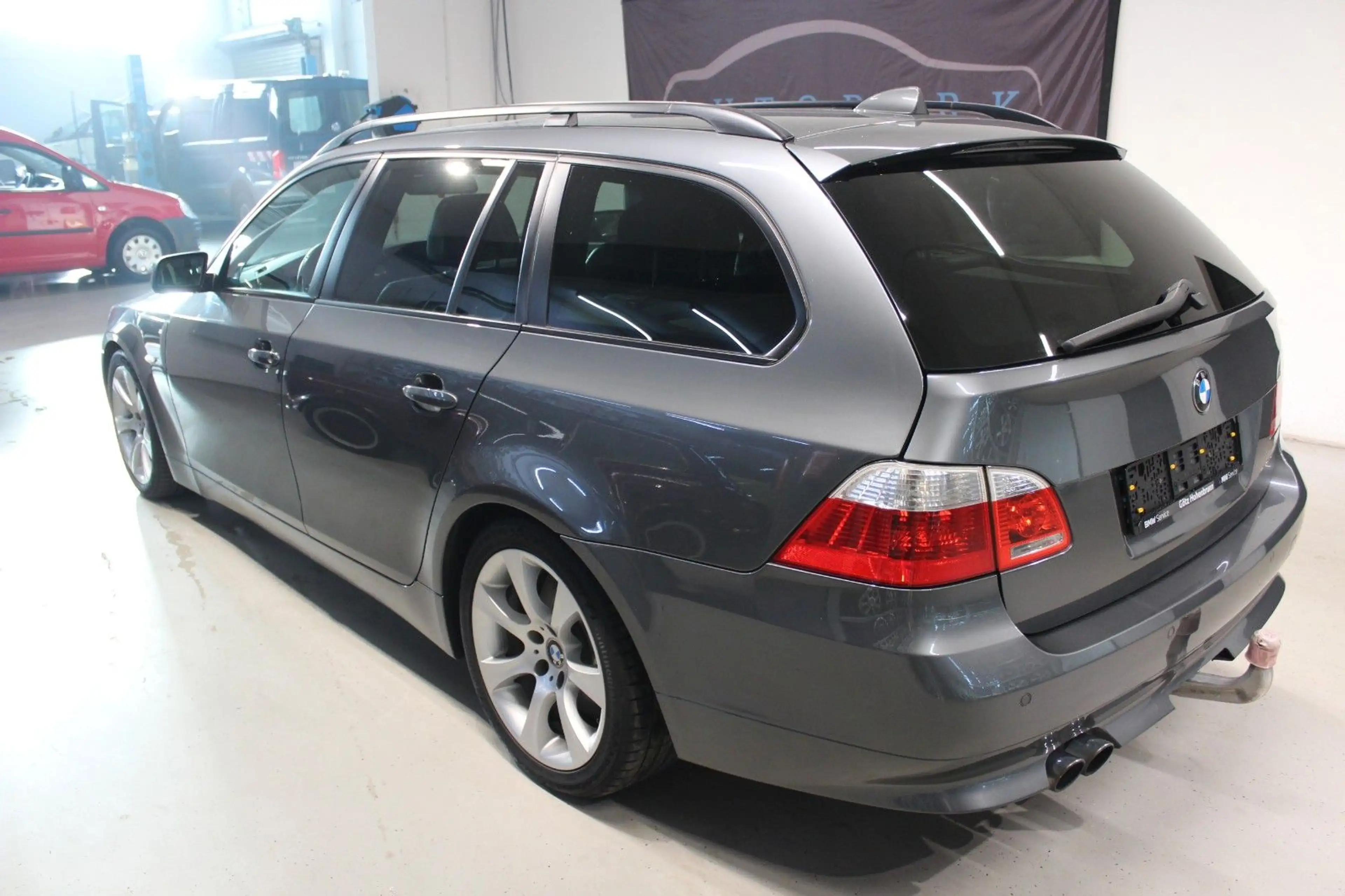 BMW 535 d-M Touring*Head-Up*PDC*AHK*XENON*NAVI*SHZ — photo 3