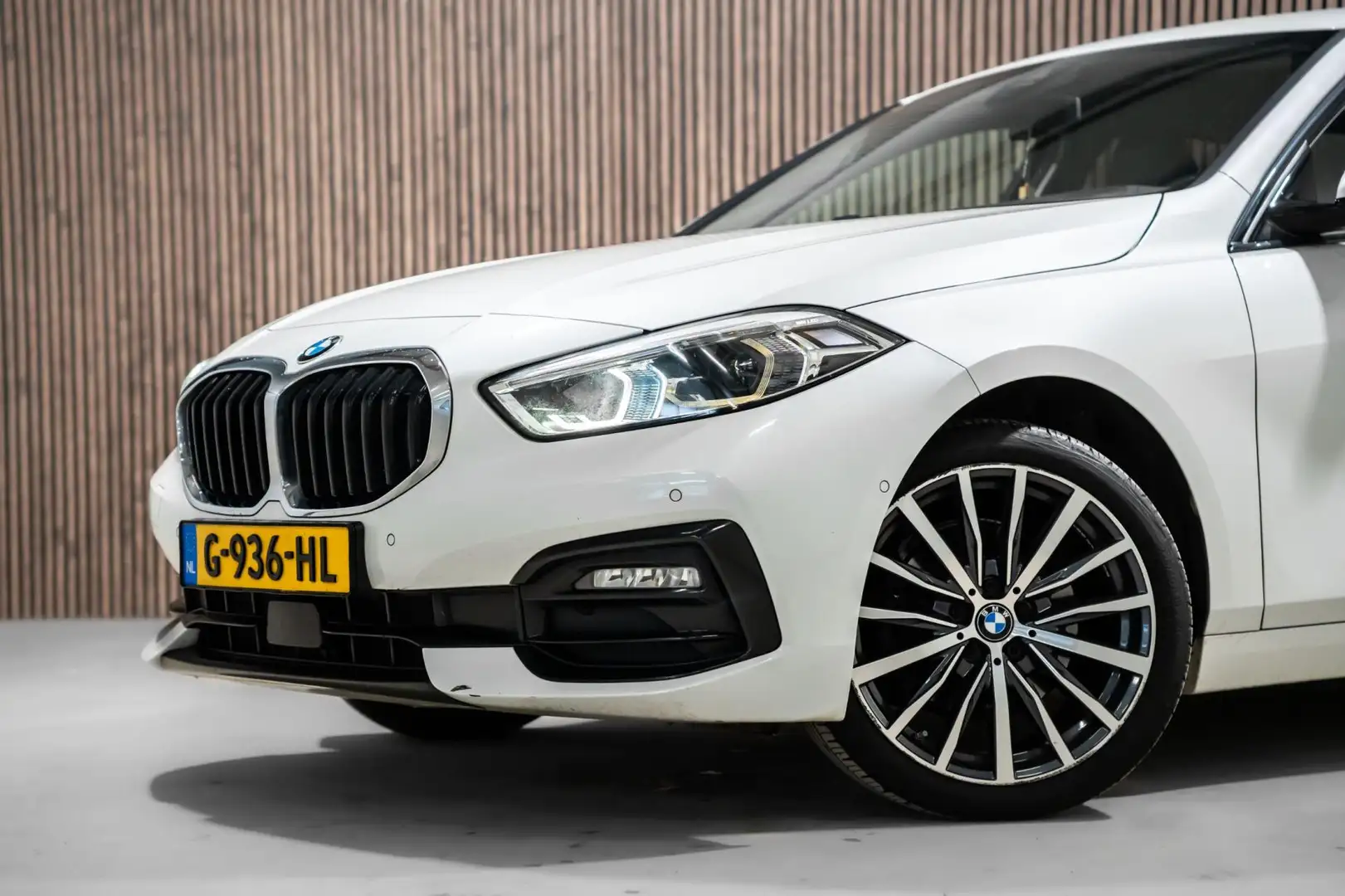 BMW 116 1-serie 116d Corporate Executive LED AUT NAVI Wit - 2