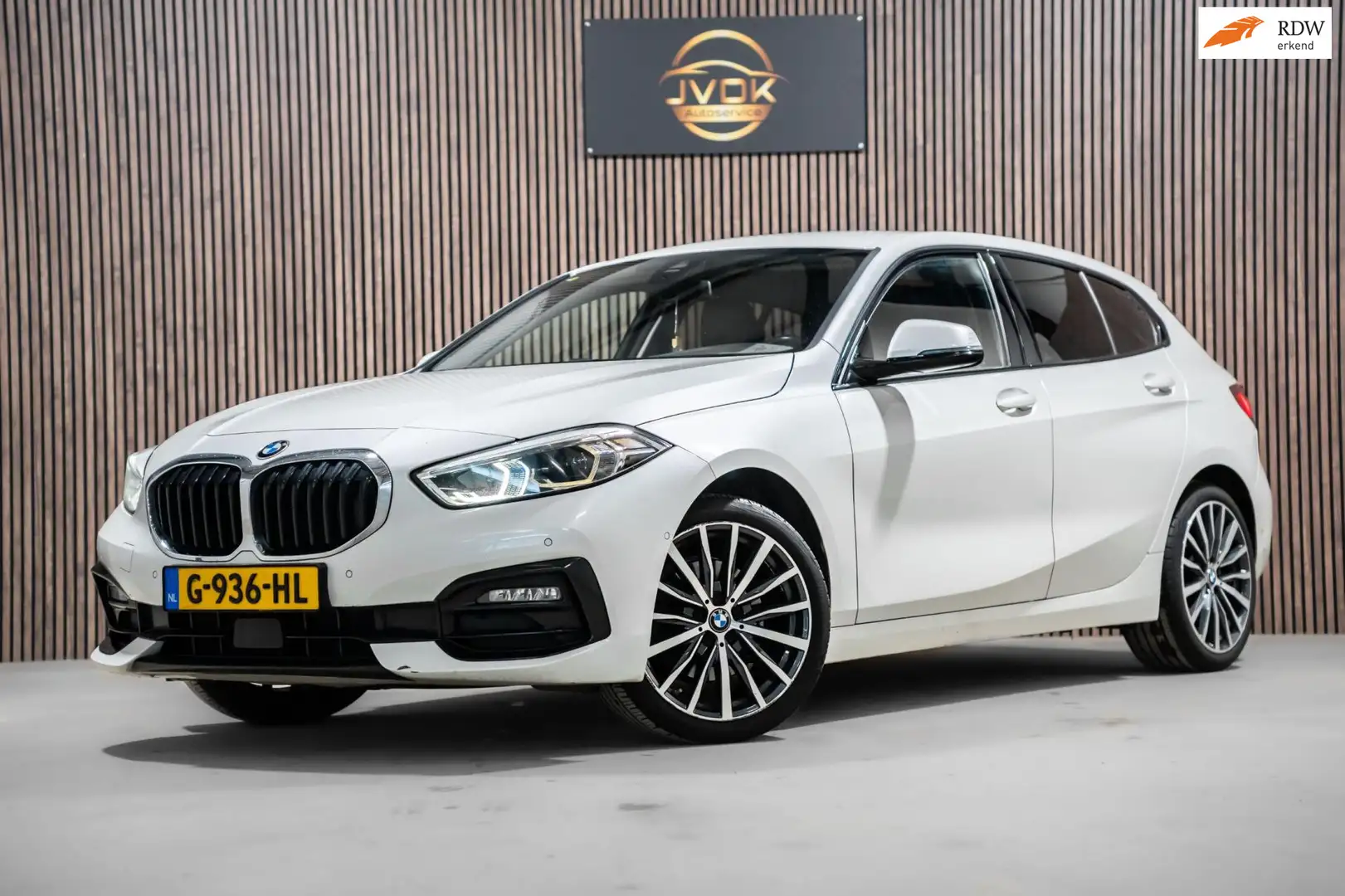 BMW 116 1-serie 116d Corporate Executive LED AUT NAVI Wit - 1