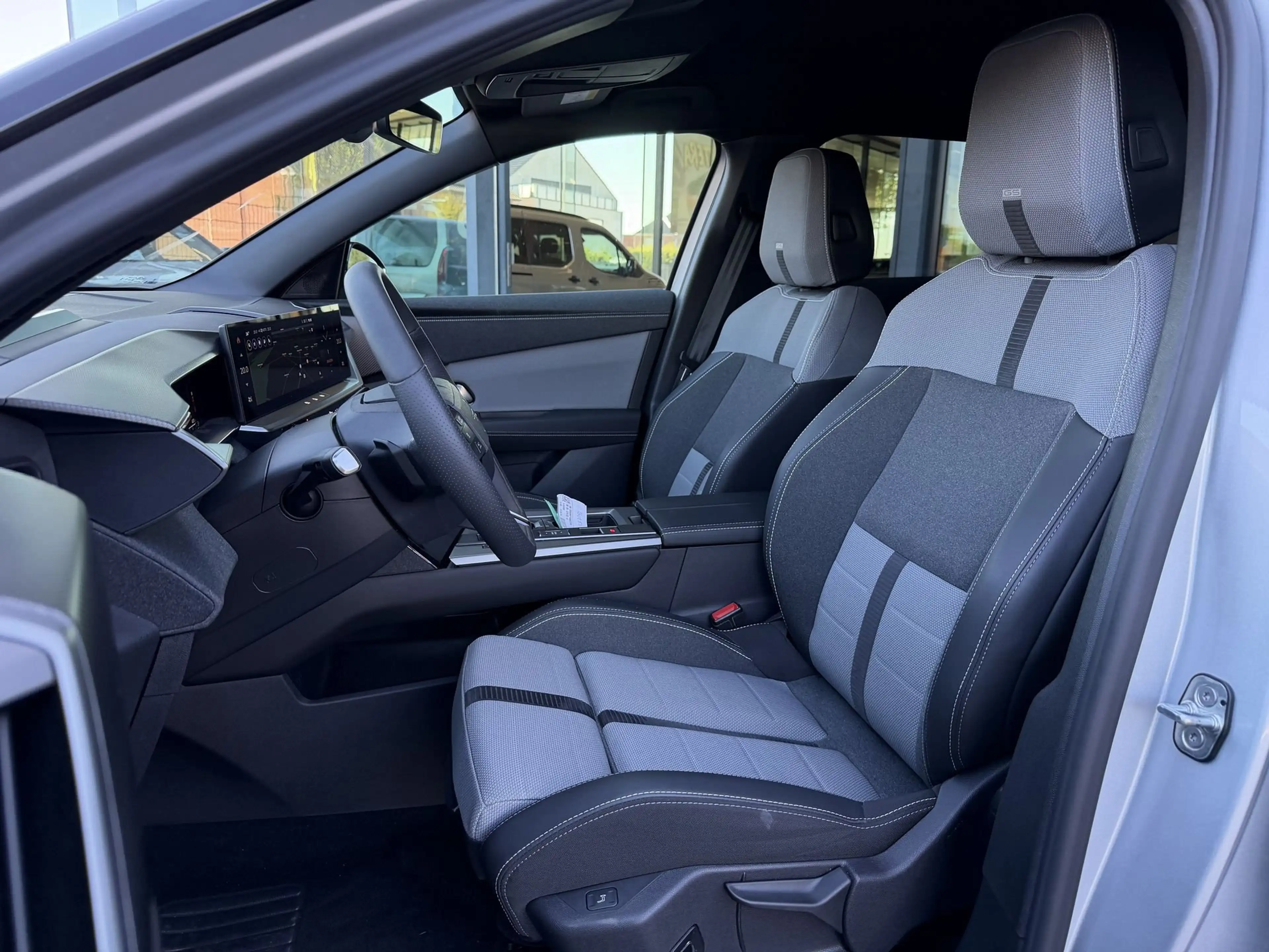 Opel Grandland 1.2T Hybrid GS *Navi*360° Cam*CarPlay* — photo 9