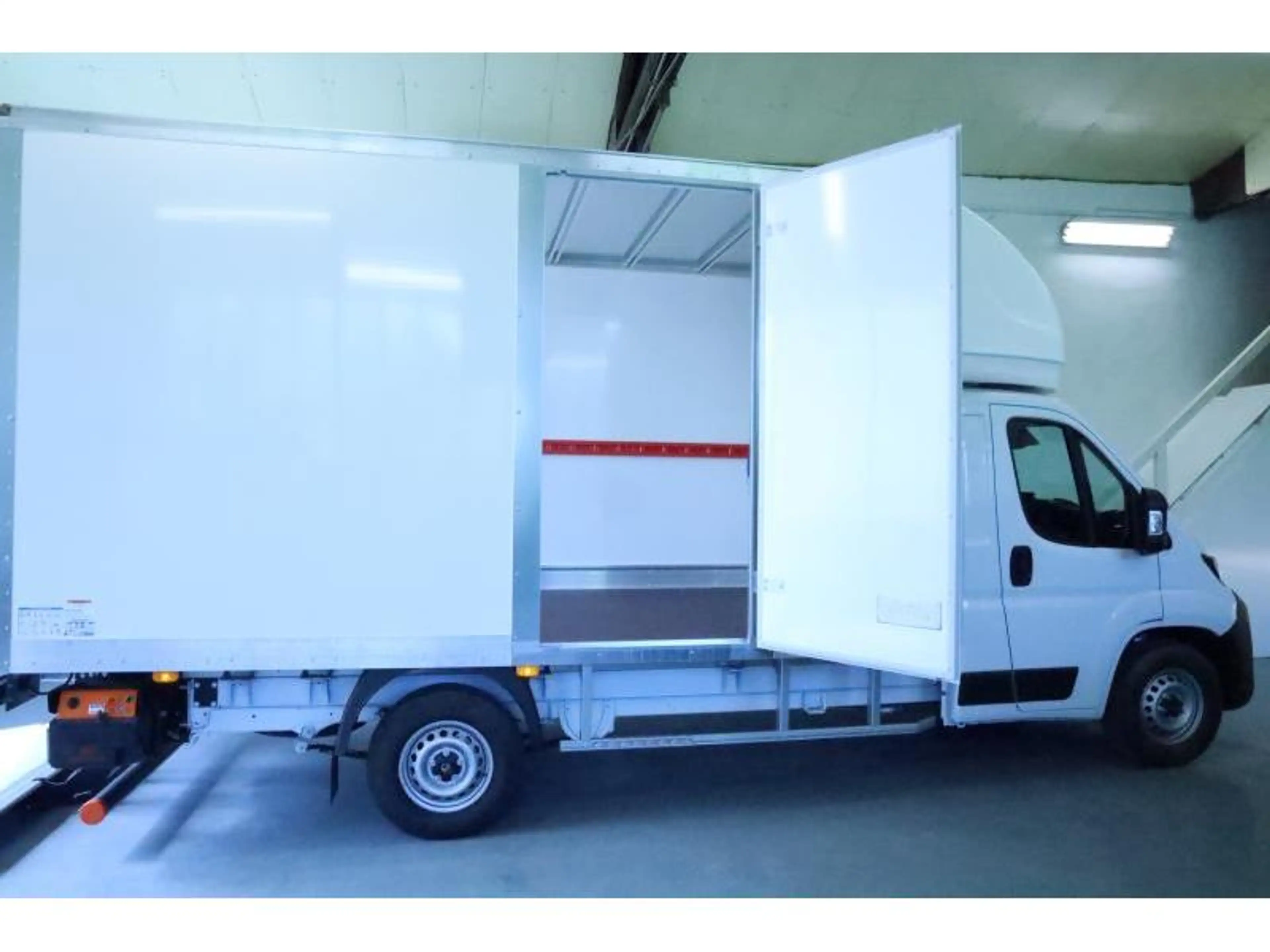 Citroen Jumper Cargo Box avec Hayon L4 3,5t — photo 10