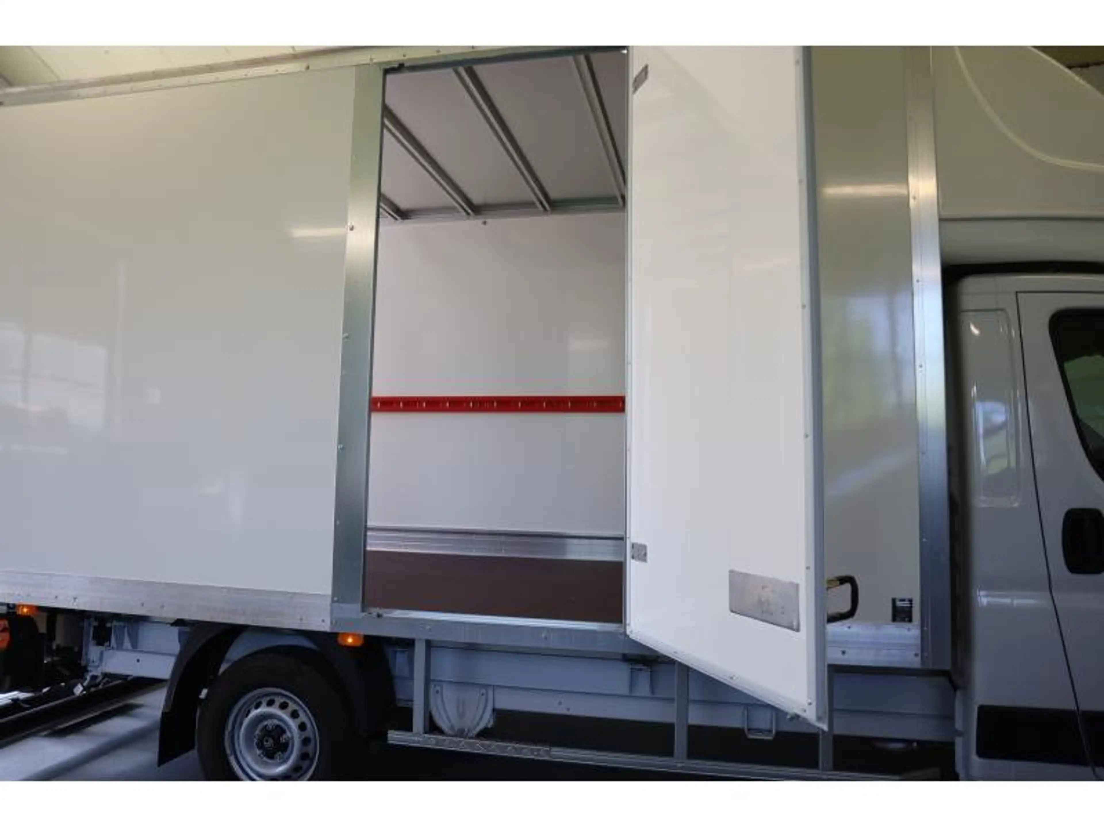Citroen Jumper Cargo Box avec Hayon L4 3,5t — photo 11