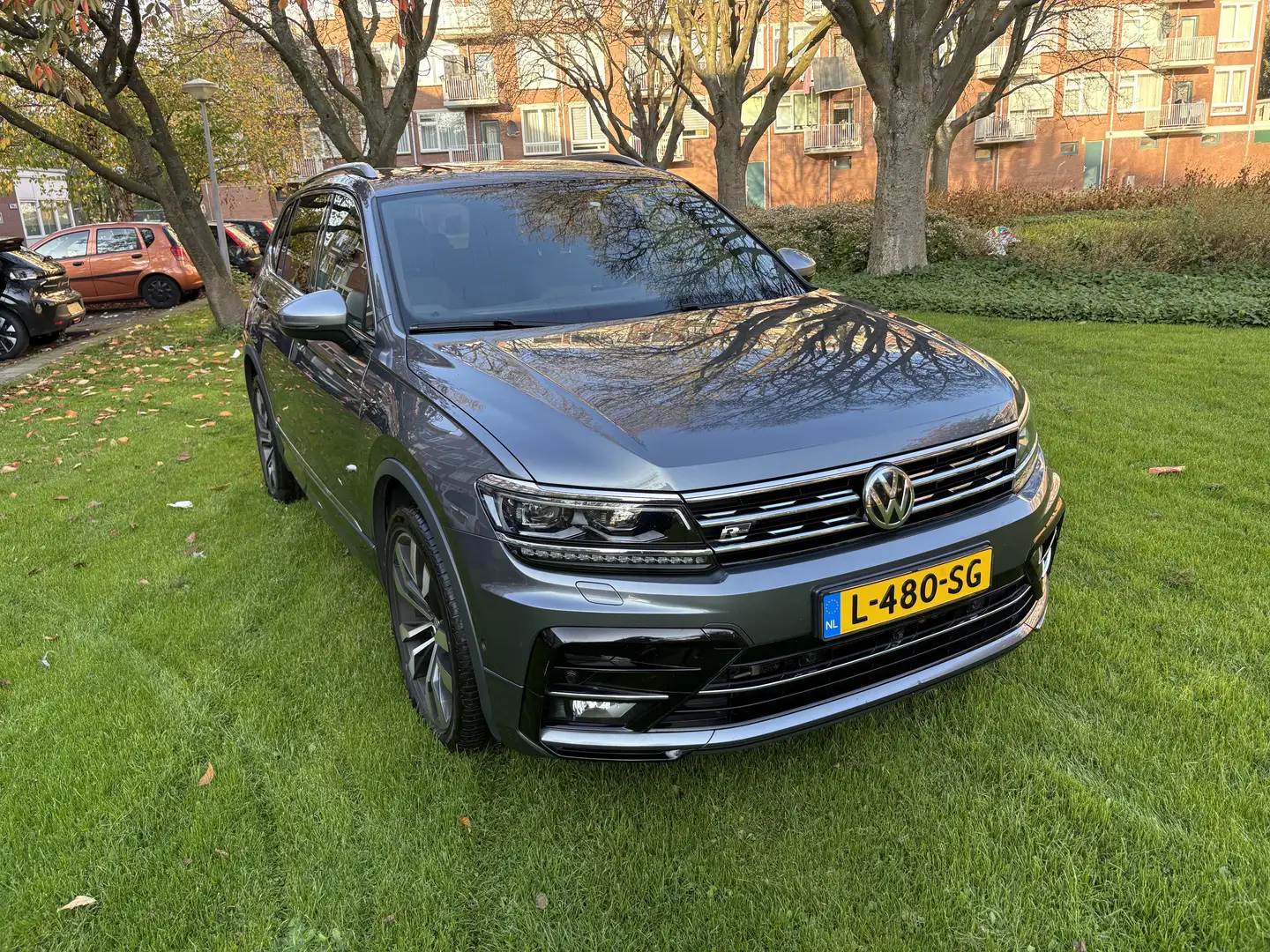 Volkswagen Tiguan 2.0 TDI 4M. HL. 7p. Grijs - 2
