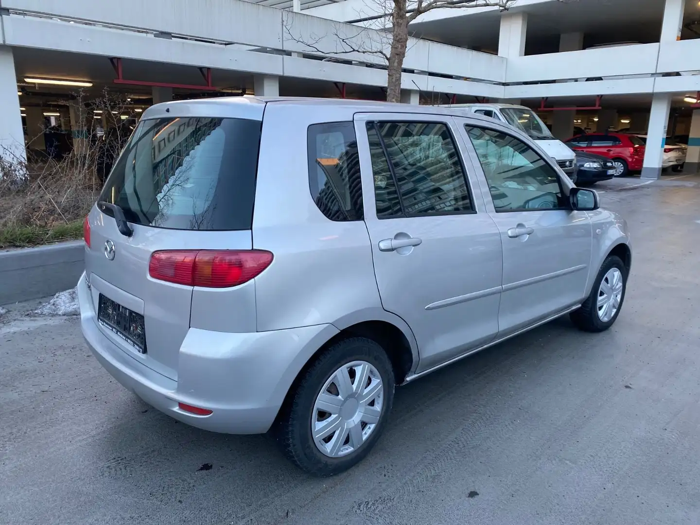 Mazda 2 1.4 16V Automatik Klima Euro 4 tel.01708044052 Grau - 2