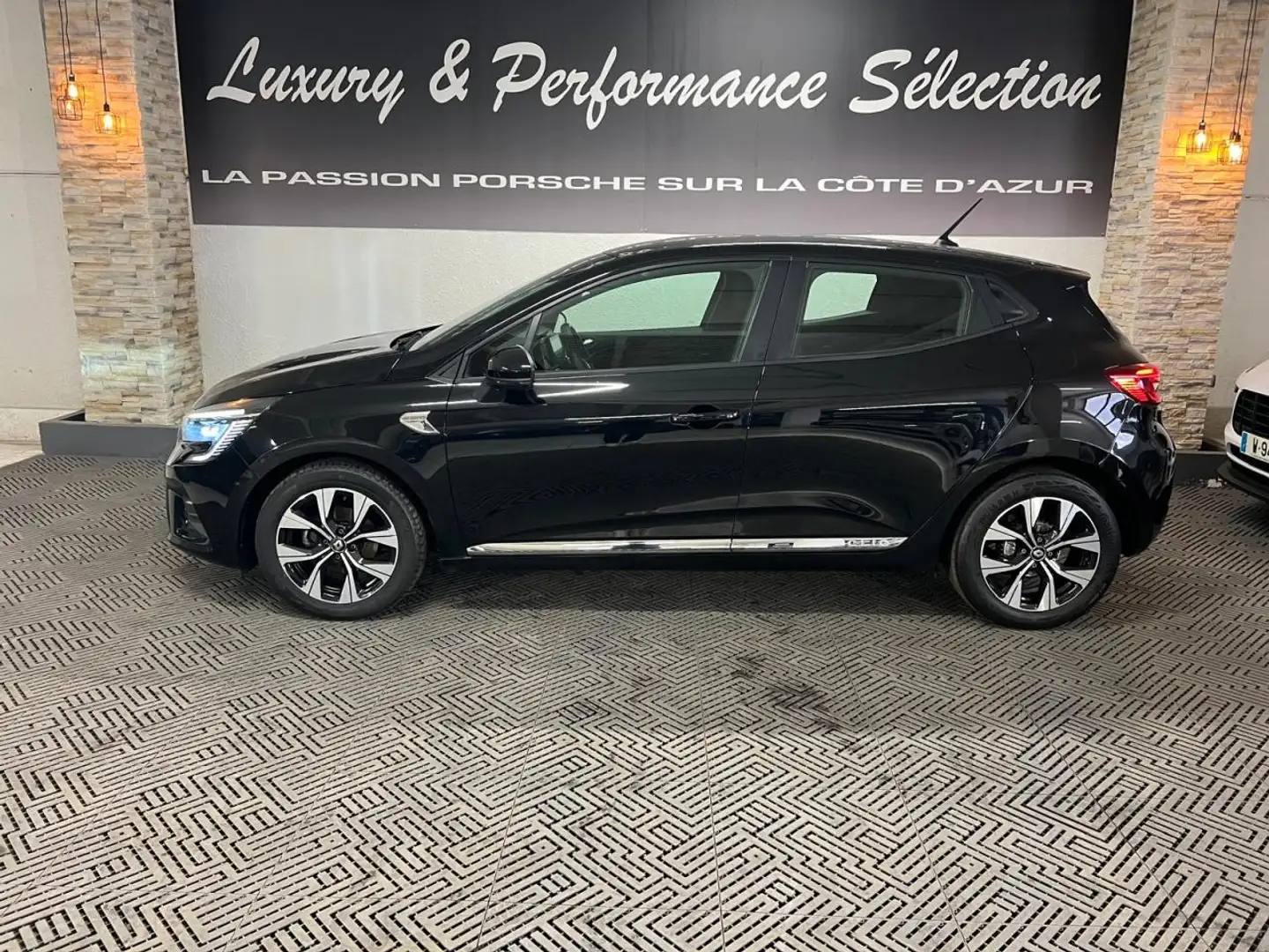 Renault Clio 1.0 Tce 100ch Limited - 63000km - 1°main - Excelle Noir - 2