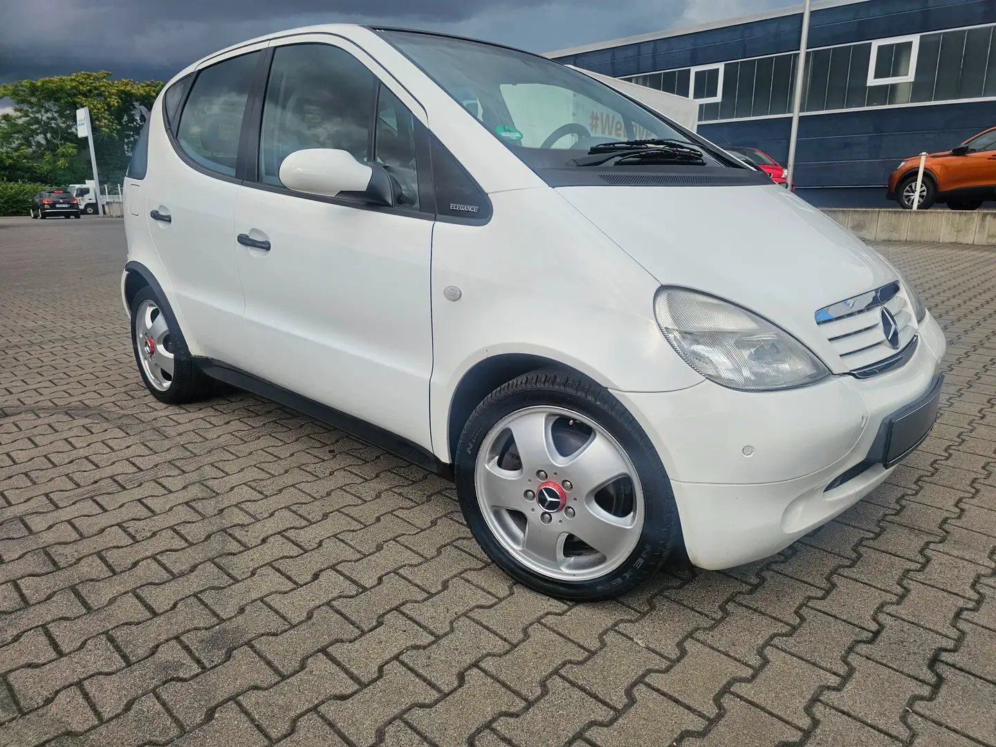 Mercedes-Benz A 190 Avantgarde,Klima,leder,PDC,Alü,SD,Tüv07/2027 Белый - 2