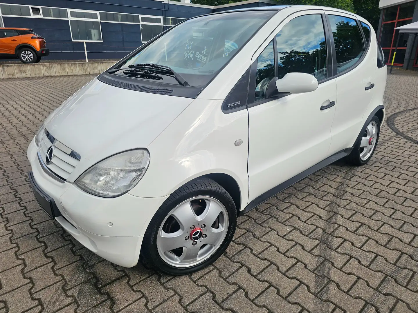 Mercedes-Benz A 190 Avantgarde,Klima,leder,PDC,Alü,SD,Tüv07/2027 Белый - 1