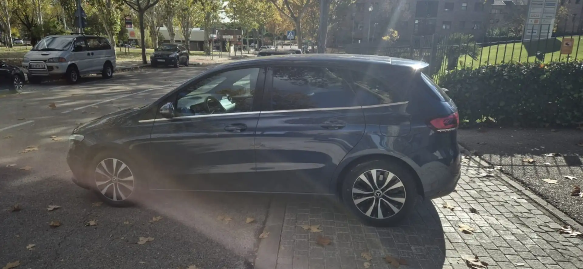 Mercedes-Benz B 250 250e 8G-DCT Azul - 2