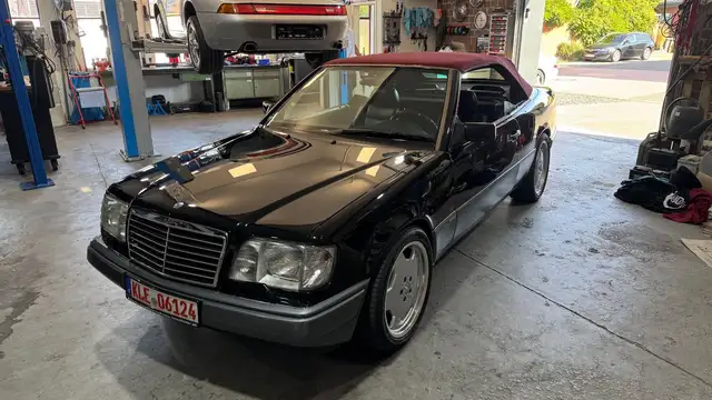 Mercedes-Benz 320 CE Cabrio AMG 040 schwarz