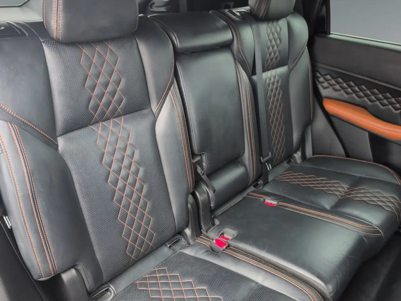 Mitsubishi Outlander снимка Mitsubishi Outlander