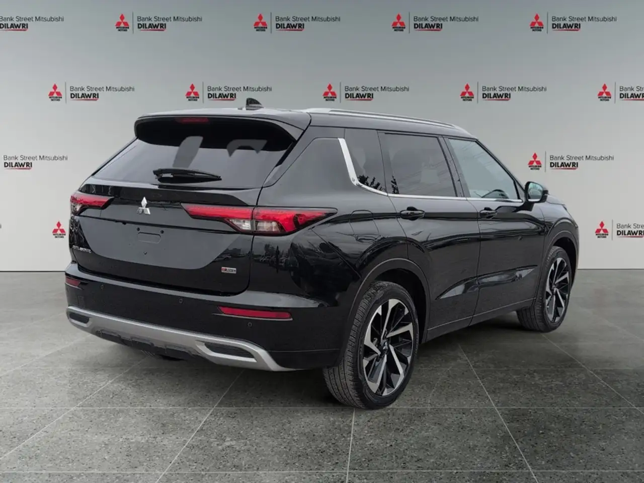 Mitsubishi Outlander снимка Mitsubishi Outlander