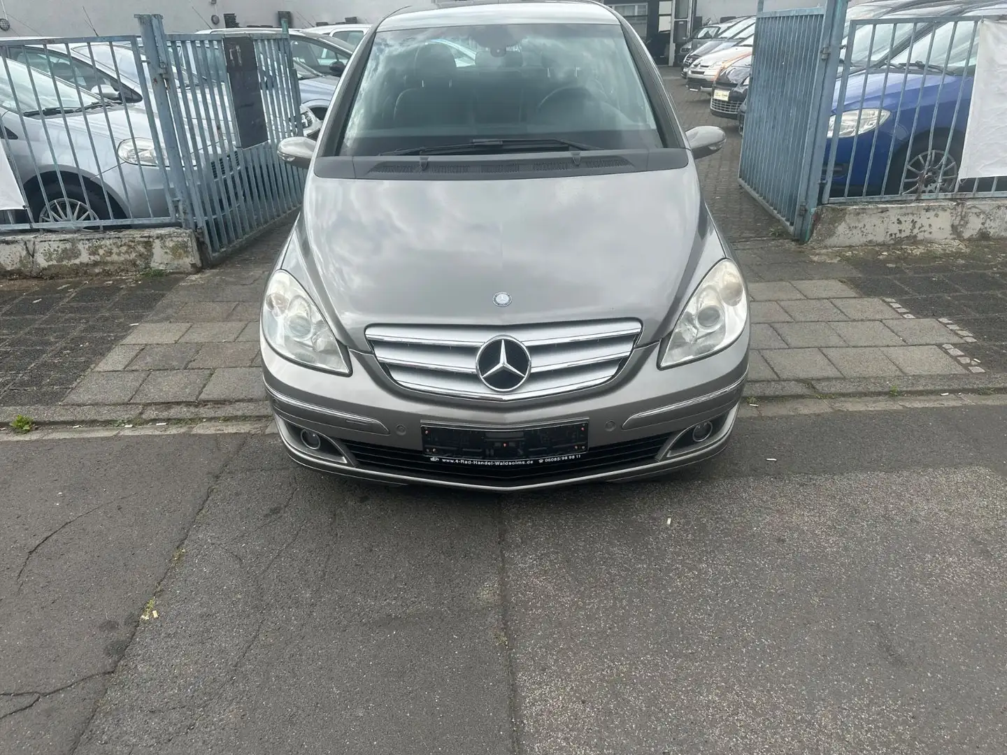 Mercedes-Benz B 200 B -Klasse B 200*TüvNEU*Einparkhilfe*Isofix Grau - 2