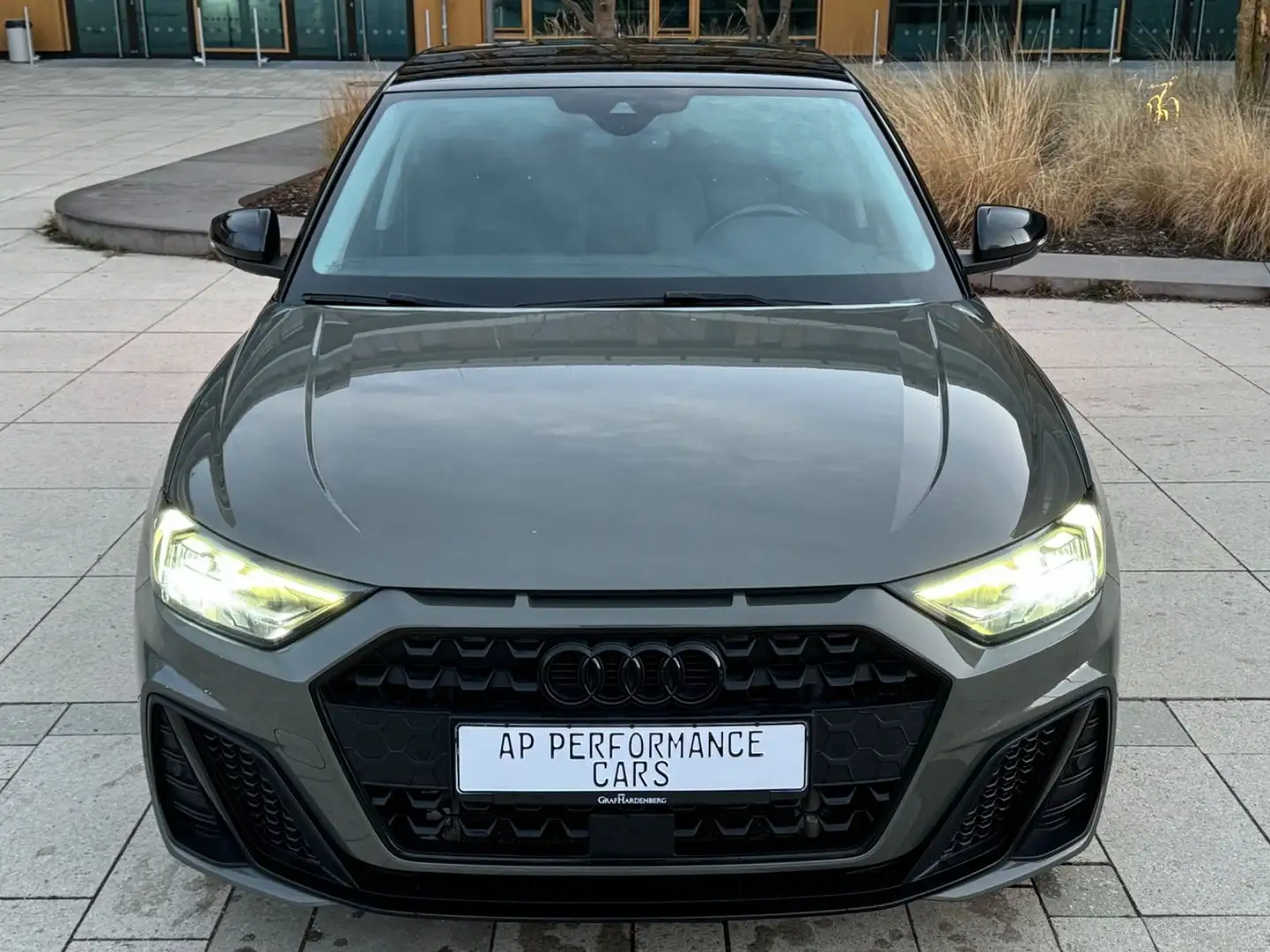 Audi A1 35 TFSI S-TRONIC S LINE SPORTBACK MATRIX NAVI Grau - 2