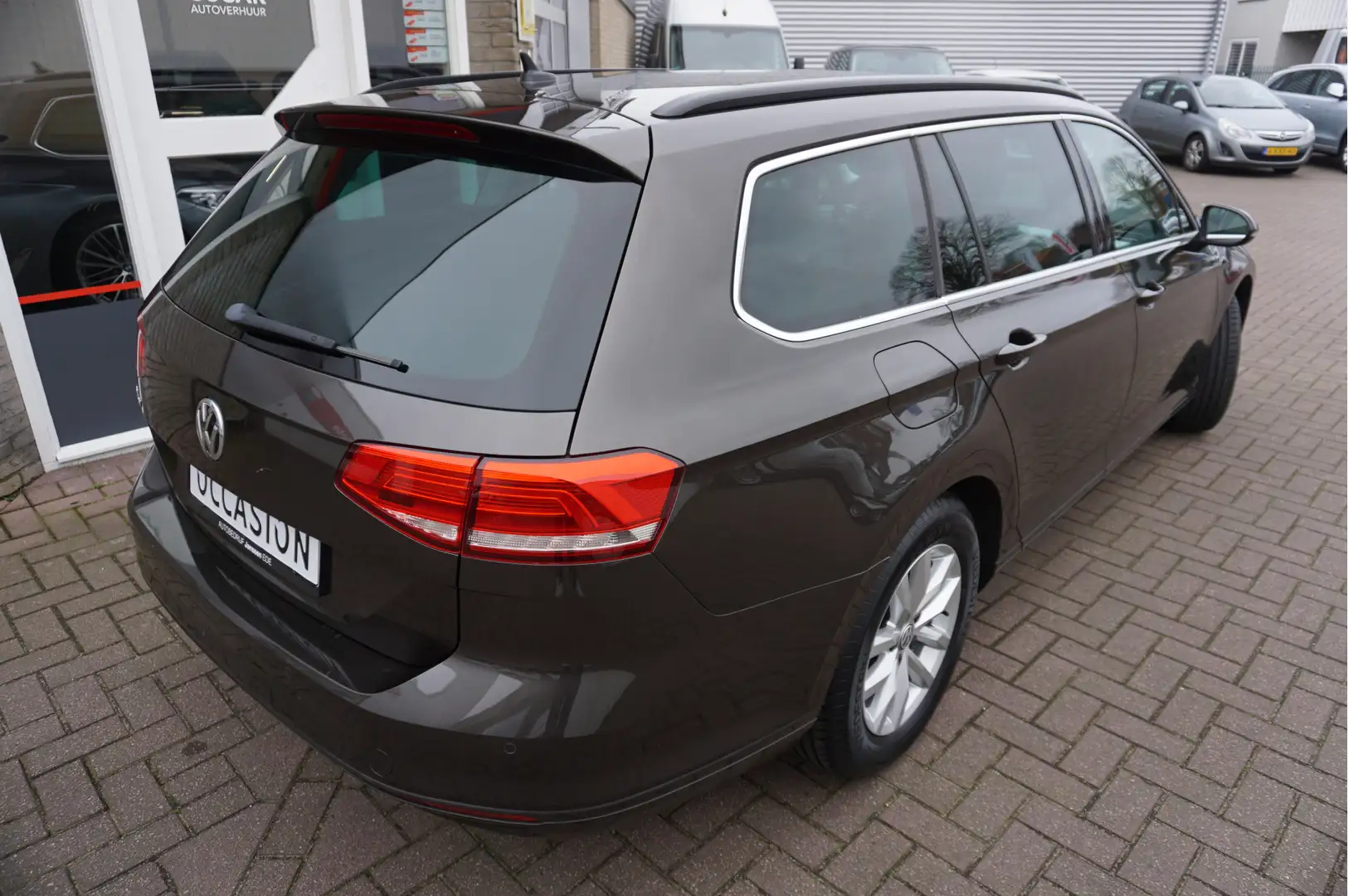 Volkswagen Passat Variant 1.4 TSI ACT Comfortline Premium Automaat Brun - 2