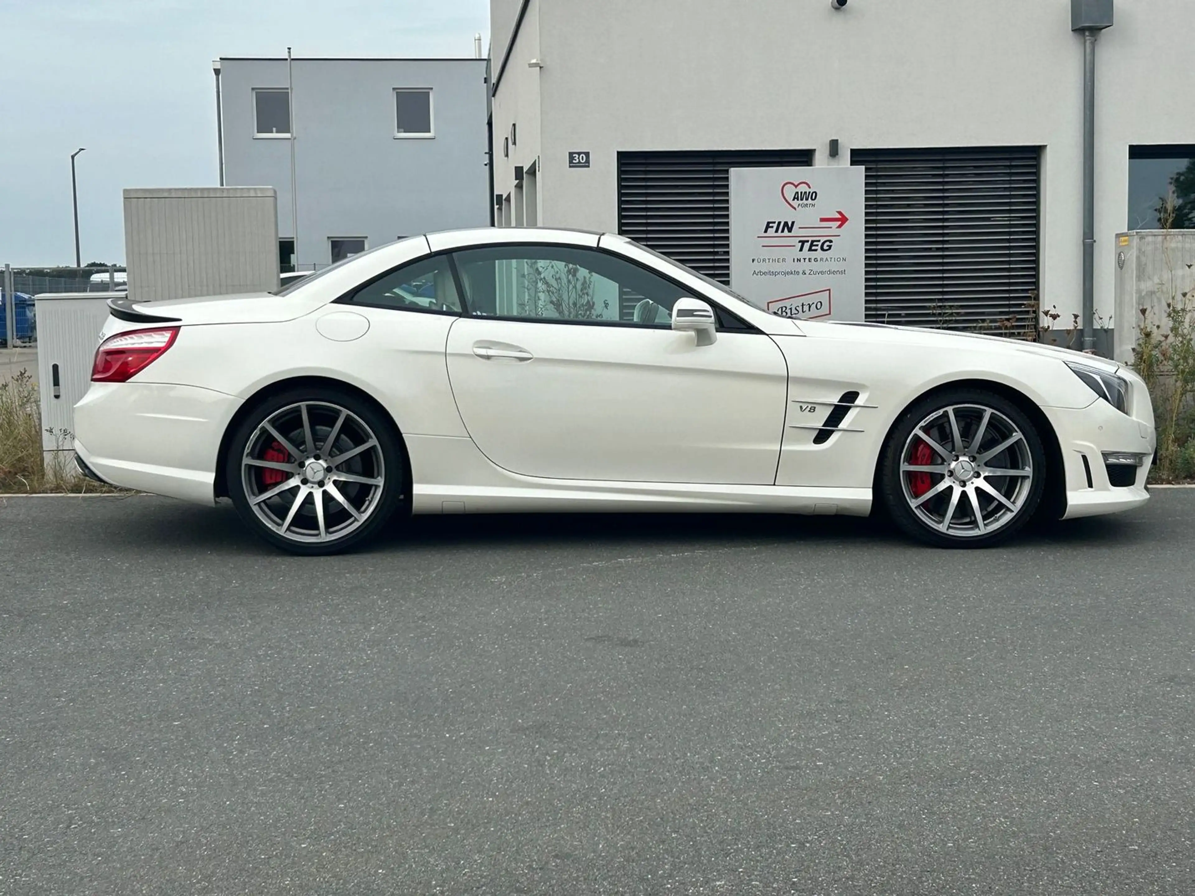 Mercedes-Benz SL 63 AMG Designo Performance Paket *B&O*Pano* — photo 6