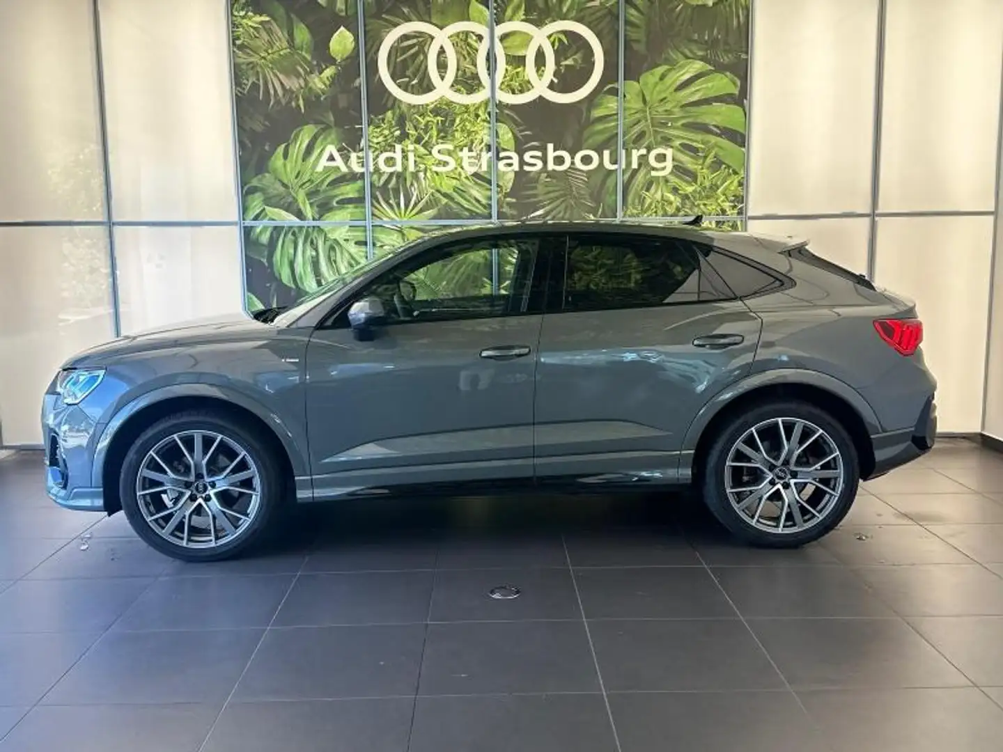 Audi Q3 35 TFSI 150ch S line S tronic 7 Gris - 2