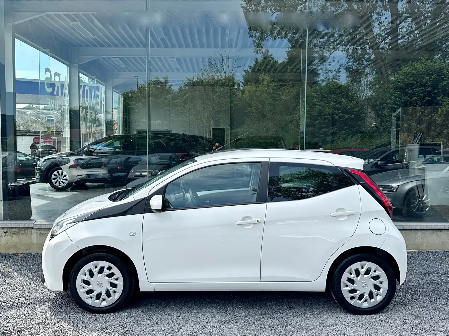 Toyota Aygo 1.0i*CAMERA*CARPLAY*AIRCO*GARANTIE*1ER PROP* Wit - 2