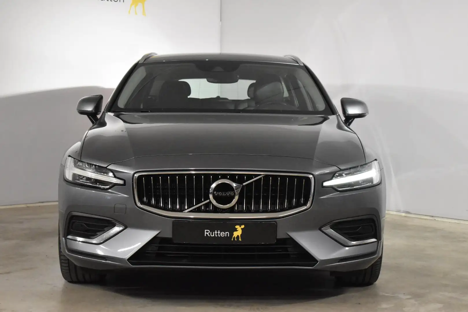 Volvo V60 T6 310PK Automaat AWD Inscription /  Intellisafe / Grigio - 2
