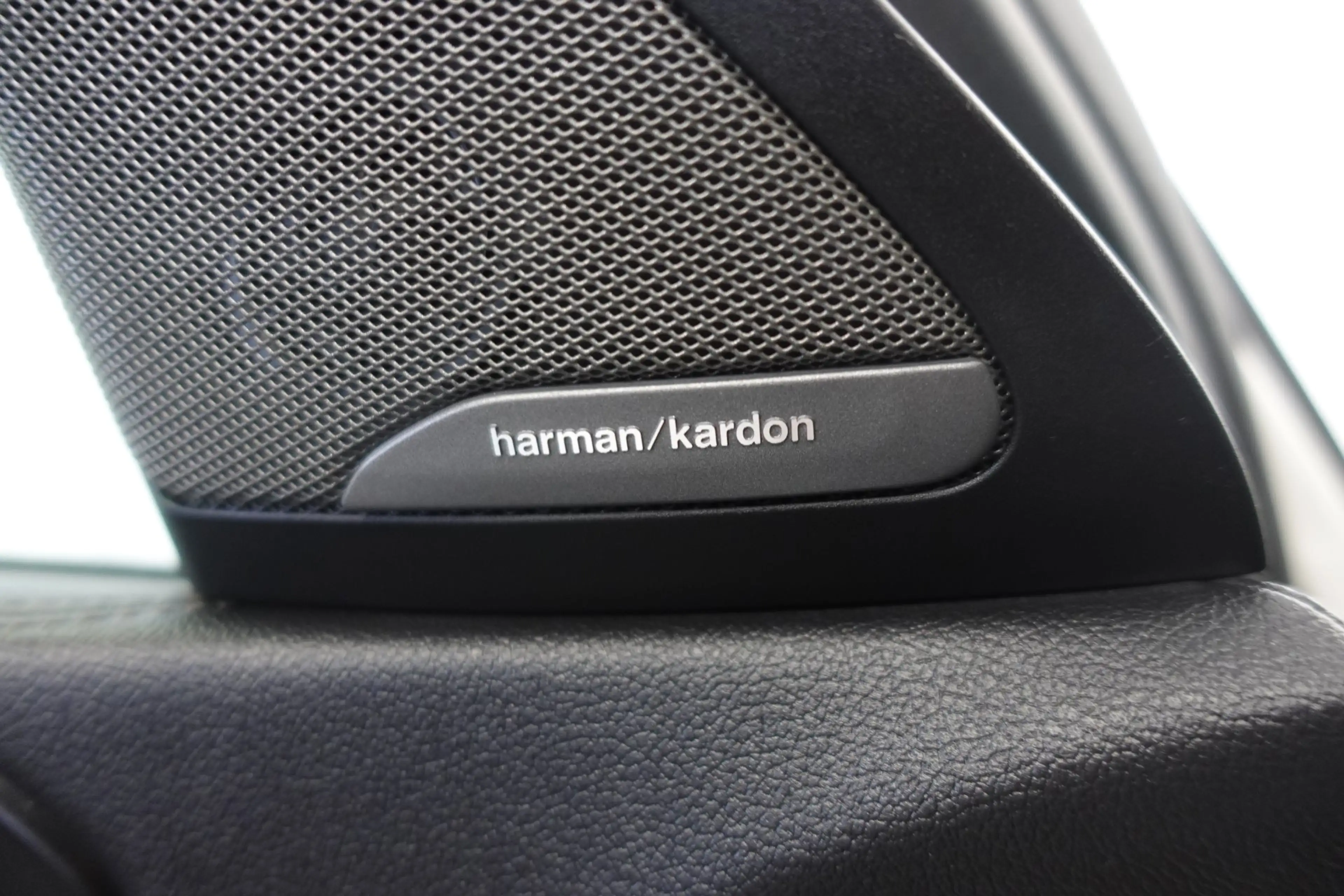 BMW X6 xDrive40d G06 — photo 9