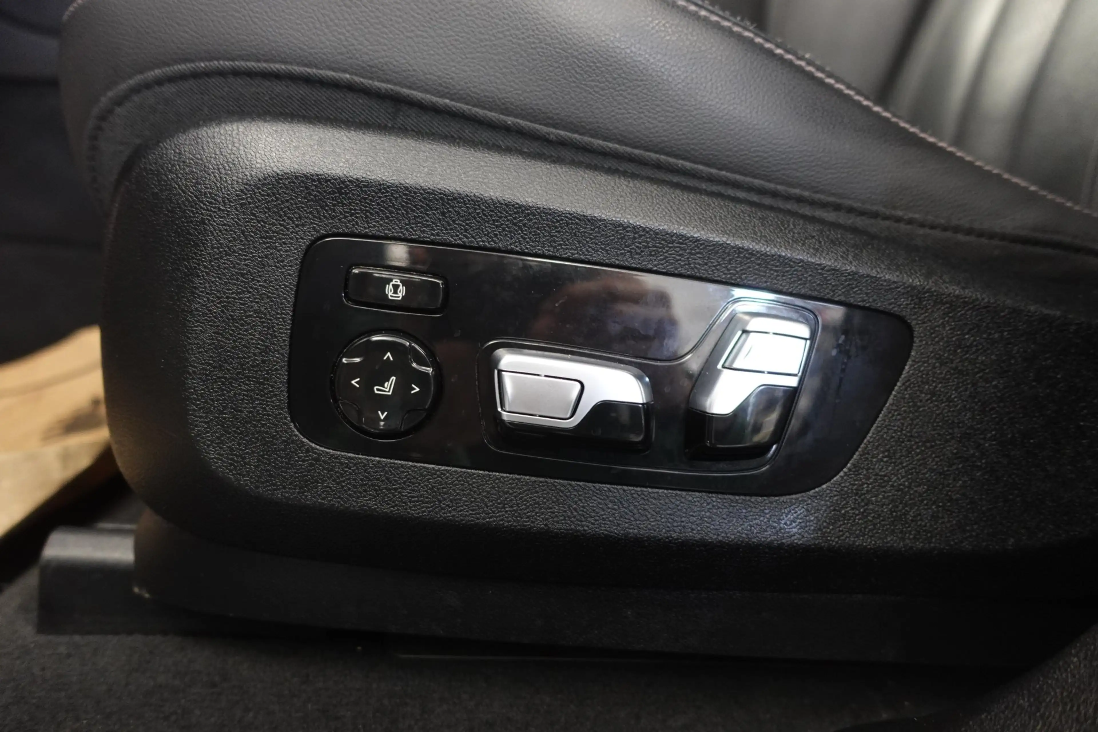BMW X6 xDrive40d G06 — photo 8