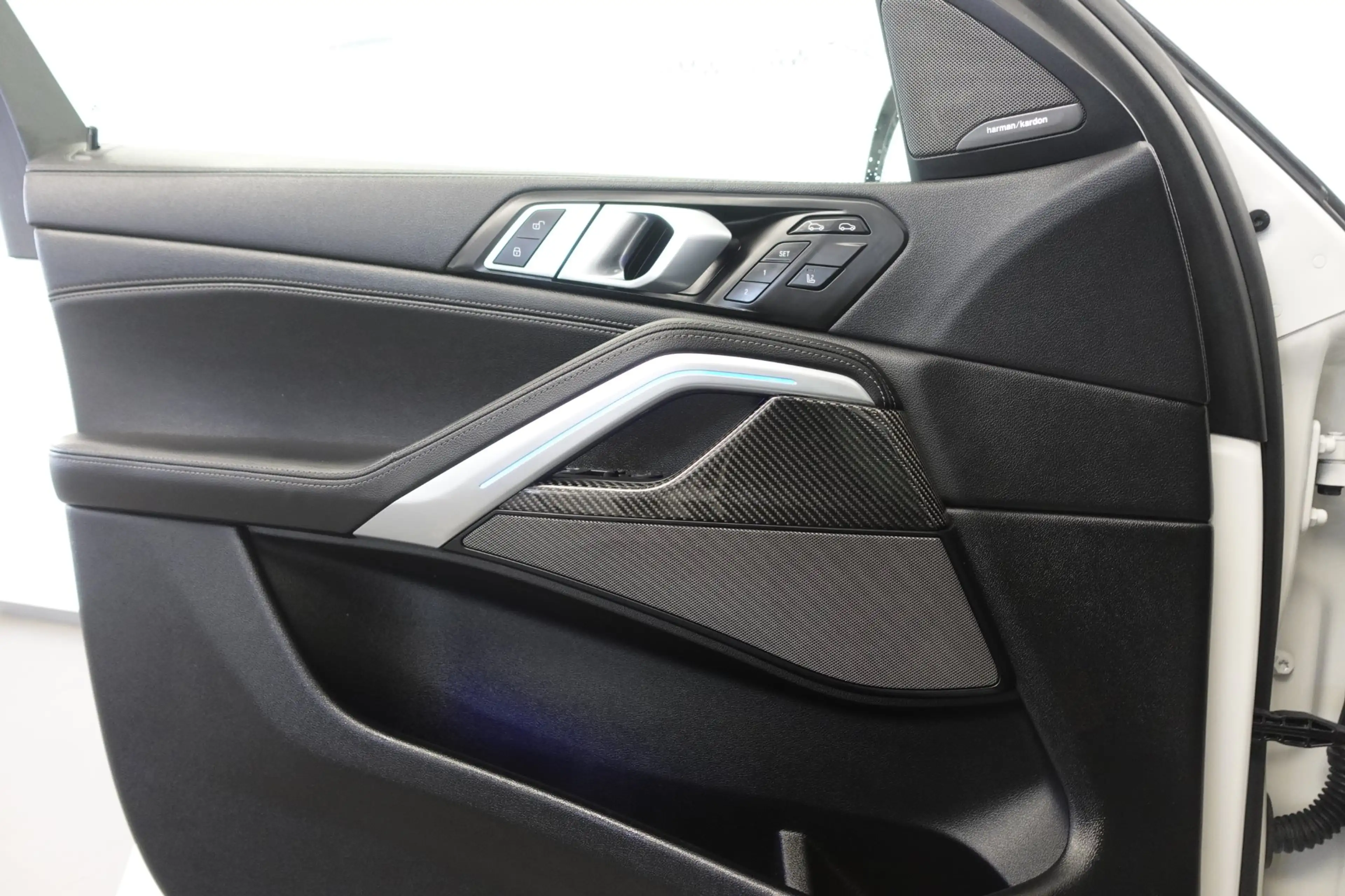BMW X6 xDrive40d G06 — photo 10