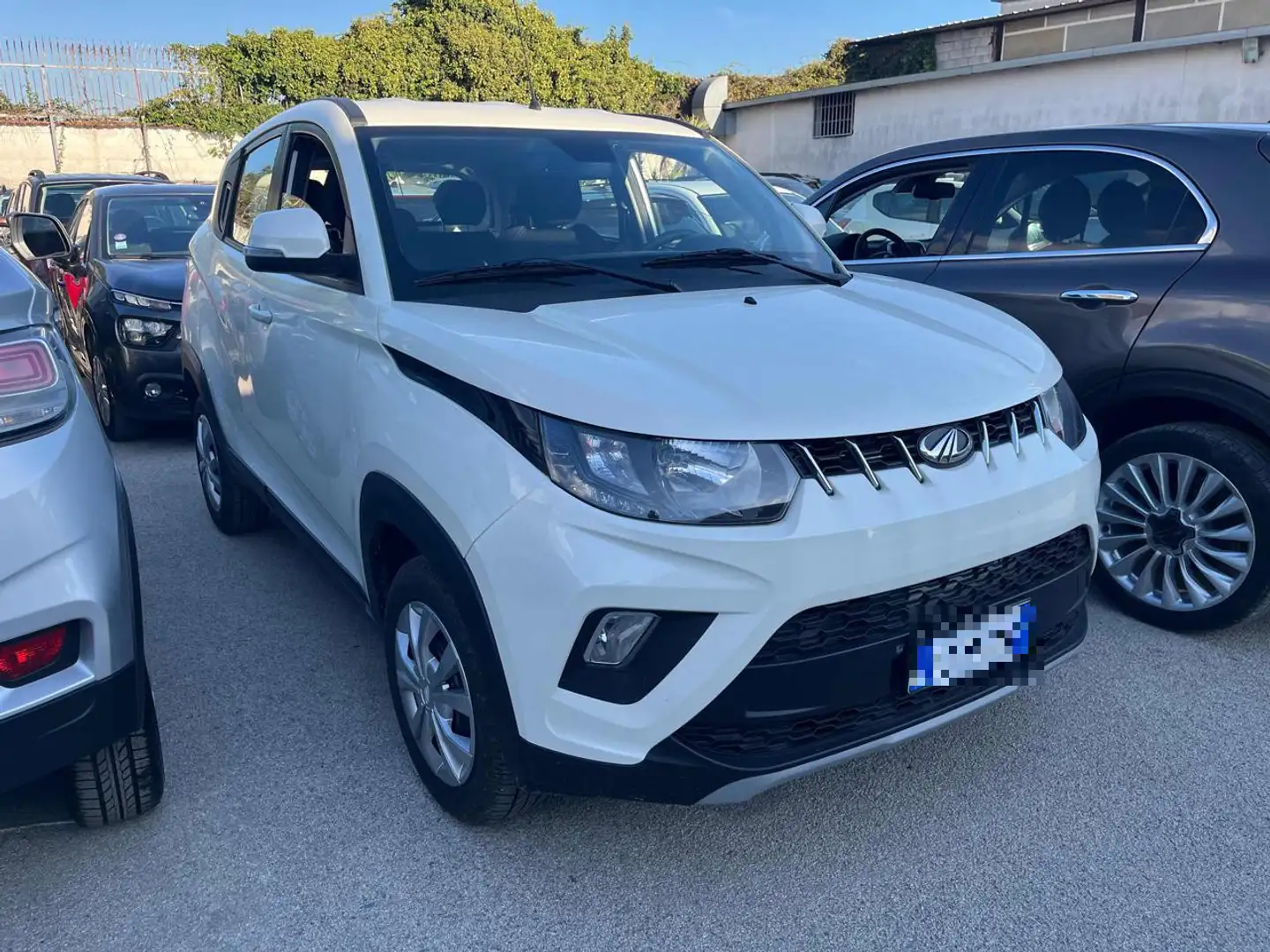 Mahindra KUV100 1.2 VVT M-Bifuel(GPL) K6+ - 2