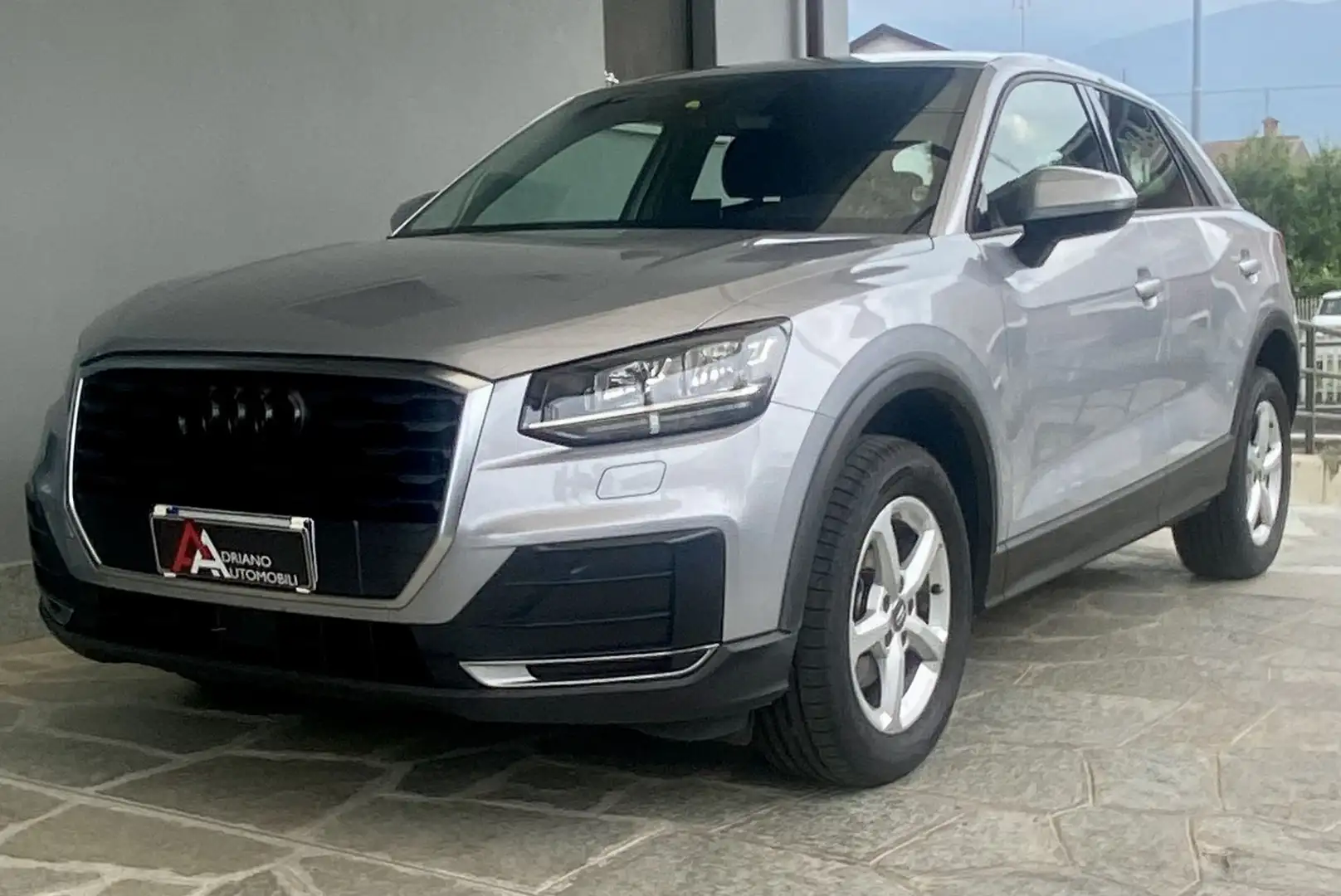 Audi Q2 1.0 TFSI S tronic Grigio - 1