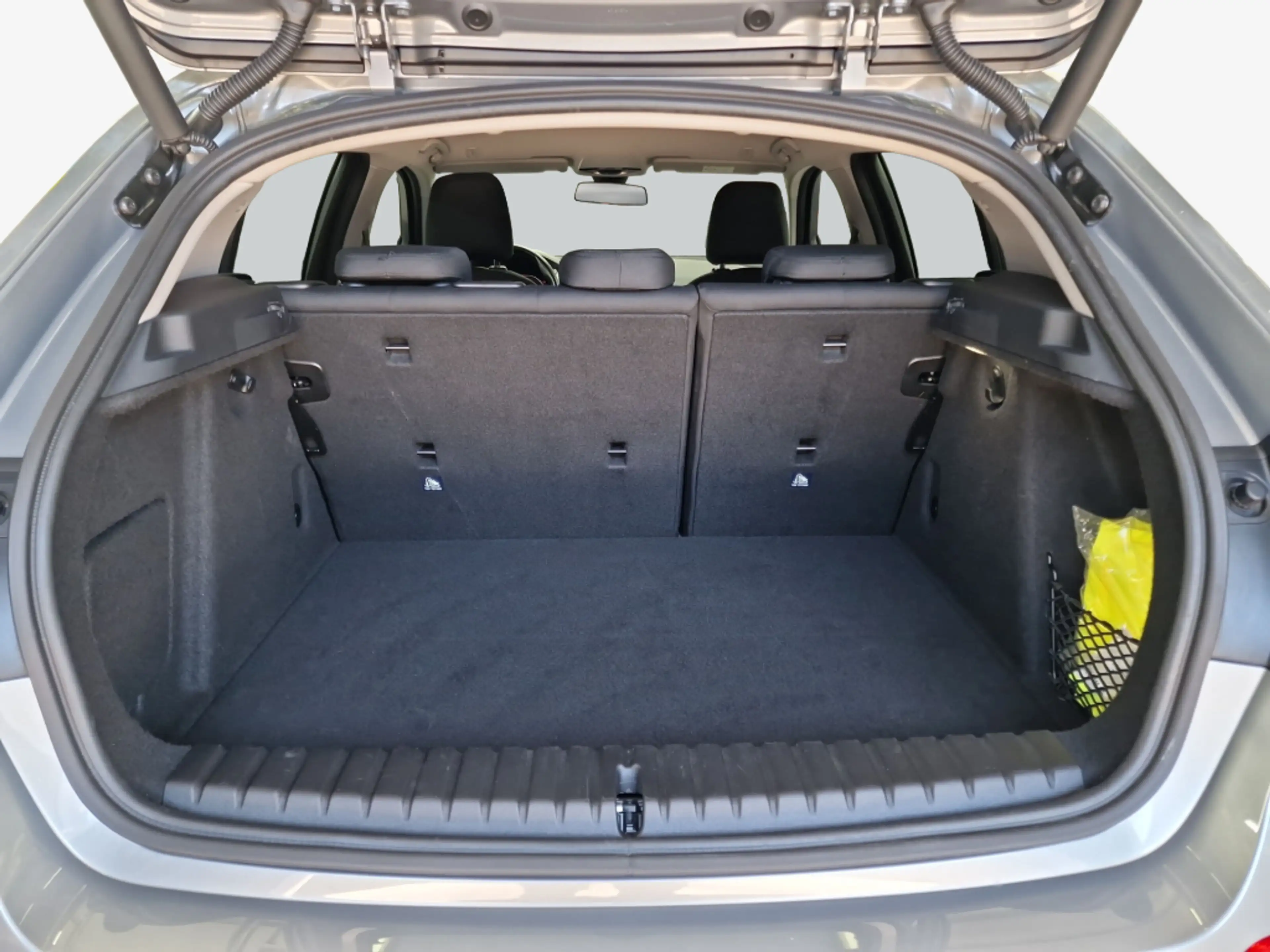 BMW 118 i Advantage LED Navi Sitz- und Lenkradheizung — photo 9