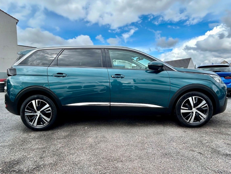 Peugeot 5008 7 SITZ + PANO + MASSAGE + KAMERA — photo 7
