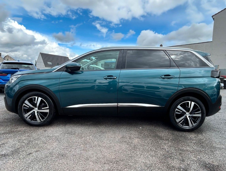 Peugeot 5008 7 SITZ + PANO + MASSAGE + KAMERA — photo 9