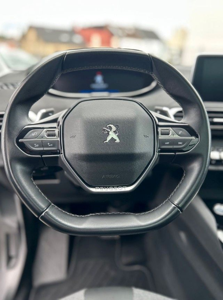 Peugeot 5008 7 SITZ + PANO + MASSAGE + KAMERA — photo 8