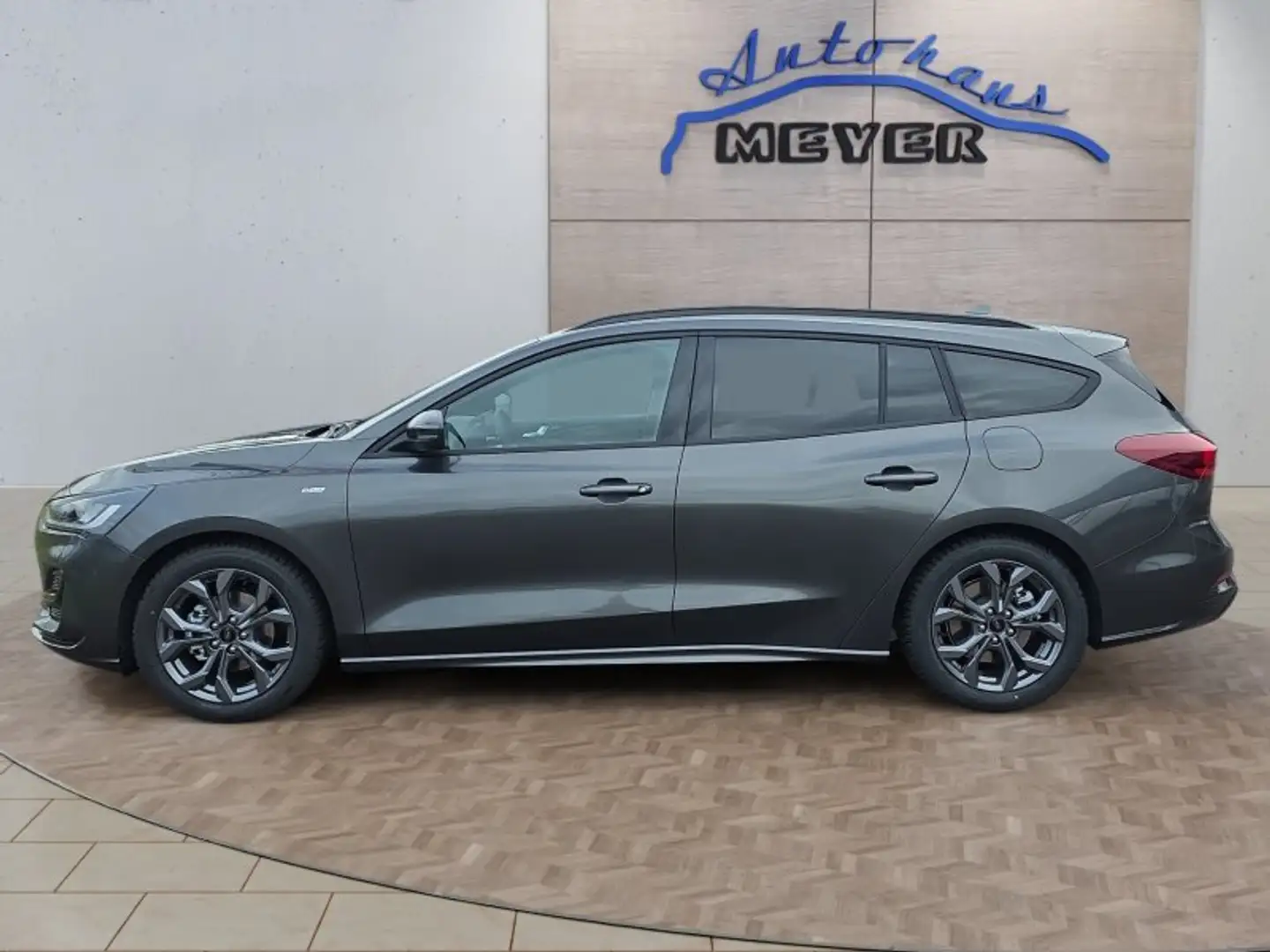 Ford Focus ST-Line X 1.0 155PS Aut. UPE=41700€ ** Šedá - 2