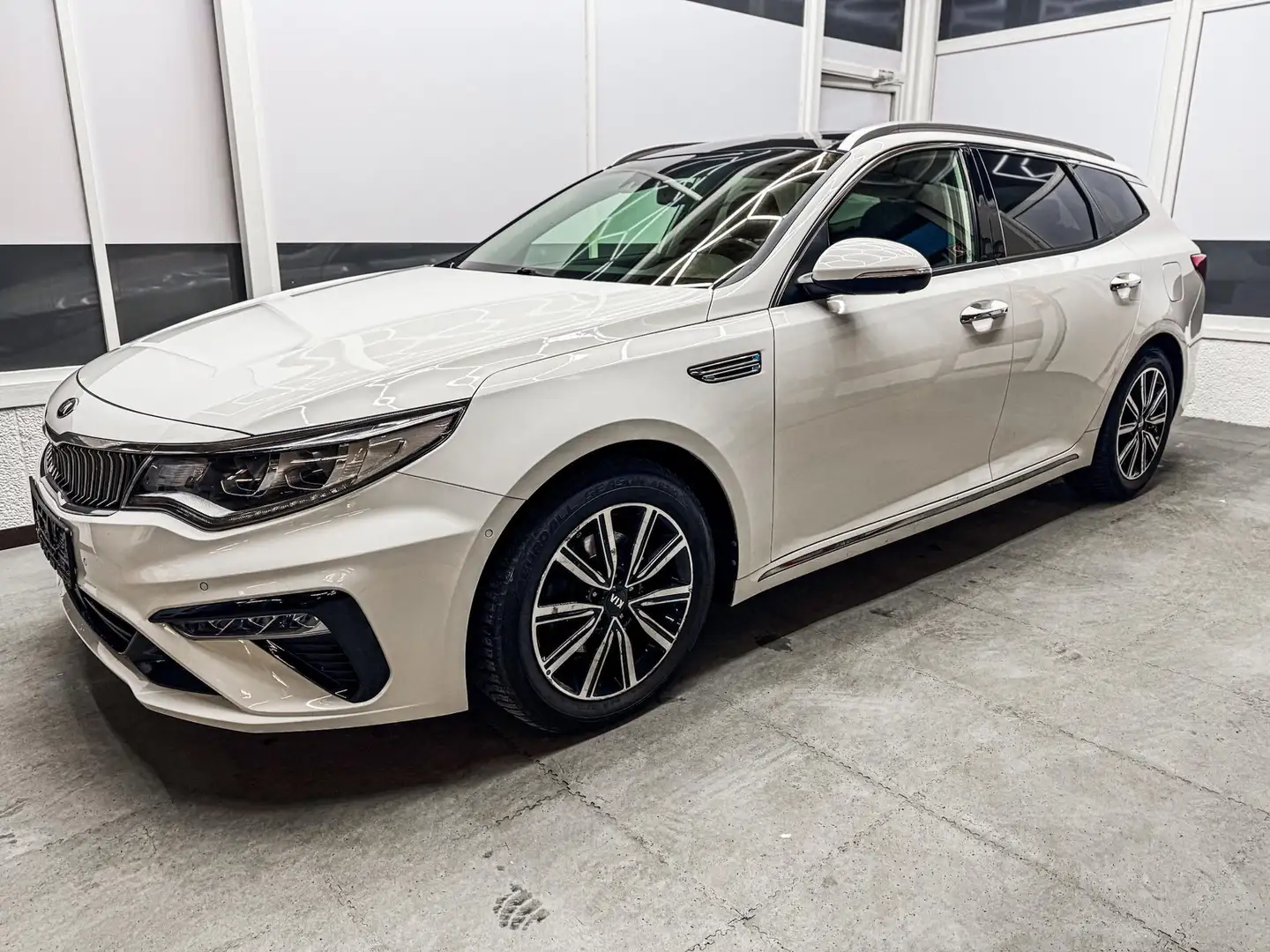 Kia Optima Sportswagon SPIRIT DCT AHK PANO NAVI ACC SHZ 36... Weiß - 1