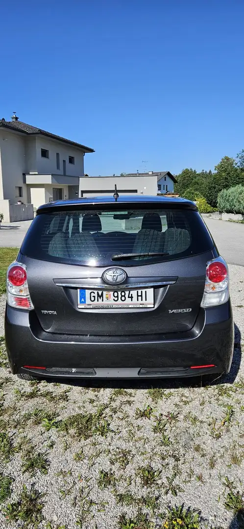 Toyota Verso Verso 1,6 D-4D Active Active Grau - 2