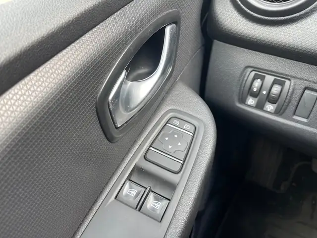Renault Clio view 18
