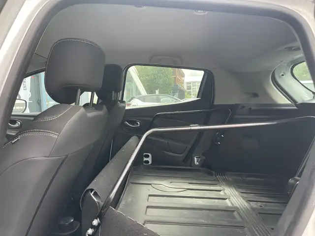 Renault Clio view 12