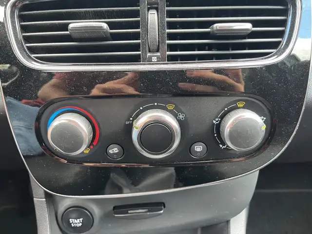 Renault Clio view 21