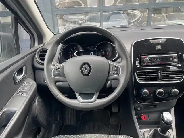 Renault Clio view 8