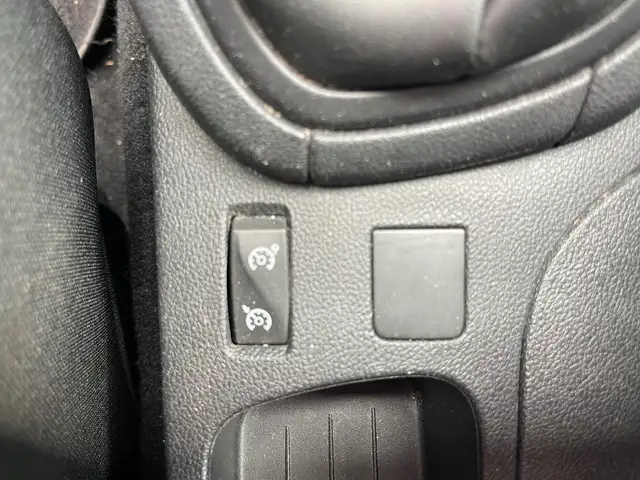 Renault Clio view 25