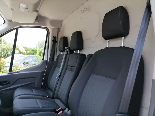 Ford Transit view 11