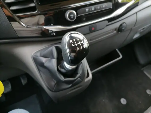 Ford Transit view 12