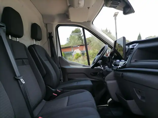 Ford Transit view 6