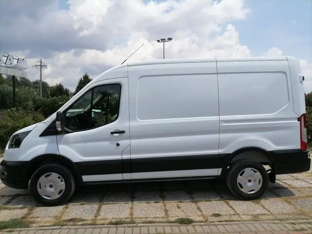 Ford Transit view 3