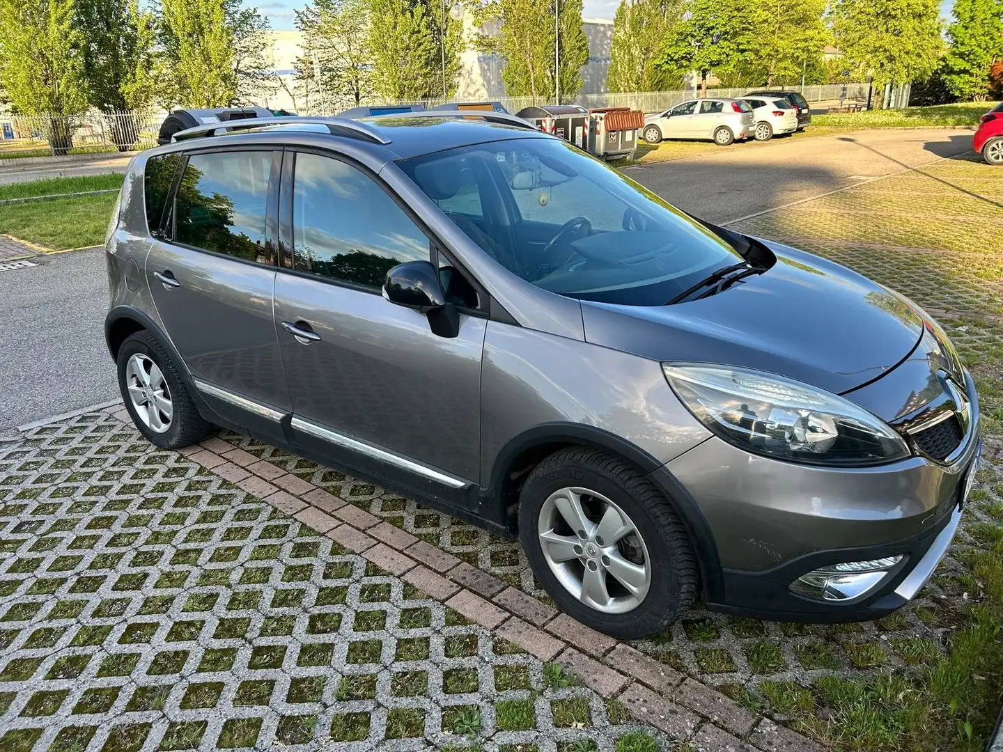 Renault Scenic 1.5 dci Dynamique c/TomTom - 2